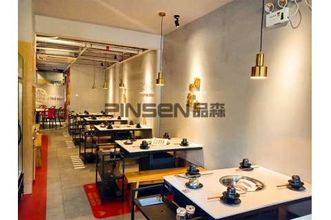 開火鍋店怎么選火鍋?zhàn)辣容^好？火鍋店桌子一般要多少錢？