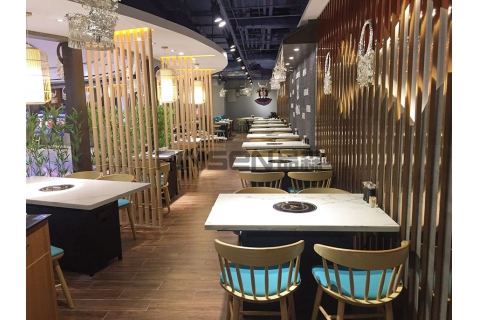 新中式火鍋桌成為火鍋店的新寵。你知道怎么買嗎？
