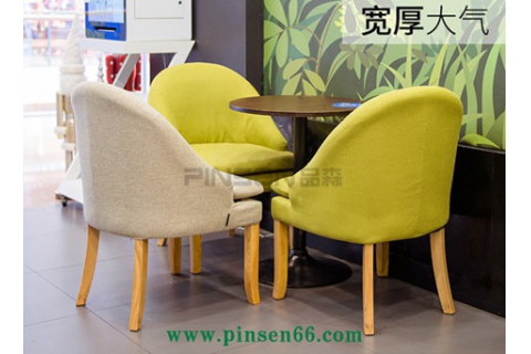 北歐簡(jiǎn)約實(shí)木軟包咖啡桌椅-餐飲家具定制廠家