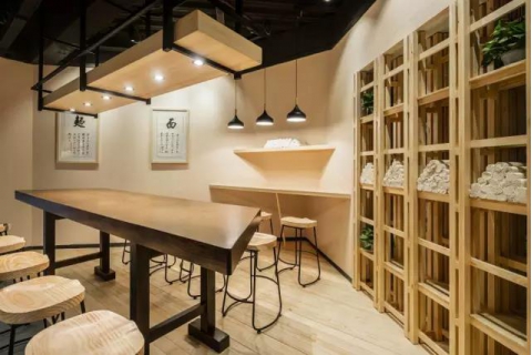 問餐廳桌椅定制，誰主沉?。?><div><h3>問餐廳桌椅定制，誰主沉浮？</h3><p>一家餐廳最不可缺少的是什么？答案當(dāng)然是餐廳桌椅。不信的話，你試著想象一下，你進到了一家 沒有 餐廳桌椅 的餐廳，你的感受是怎么樣的，是不是怪怪的，吃飯都是個問題，人坐...</p><p>2020-08-23</p></div></a></li><li><a href=